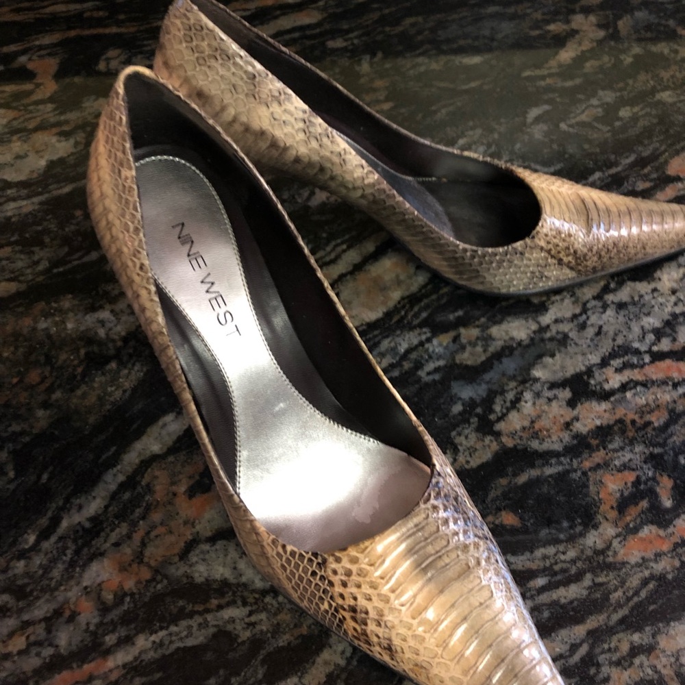 Women’s shoes